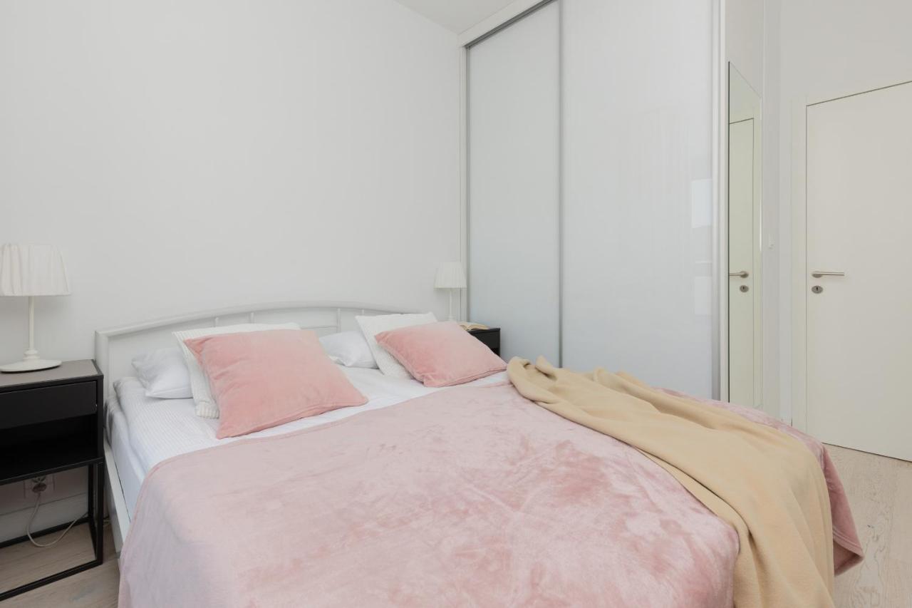 Sarmacka Apartment With Balcony Warsaw Wilanow By Noclegi Renters Exterior foto